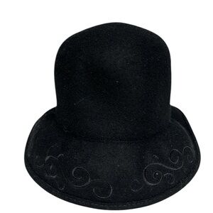 Wool Embroidered bucket hat Black